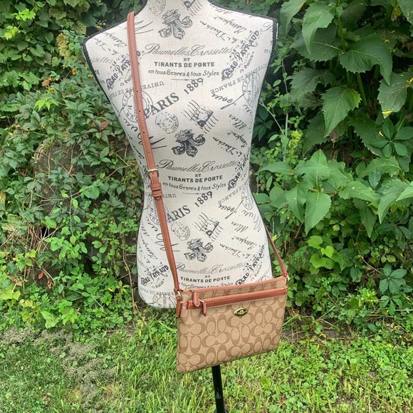 NWOT Coach Crossbody monogrammed purse with adjustable strap - Picture 1 of 14